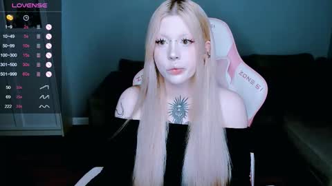 Snapshot of succubus_leslie chatting on 09/28/25, 11:43 succubus_leslie online show from 09/28/25, 11:43