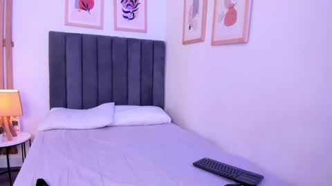 Luna  online show from 09/18/25, 08:11