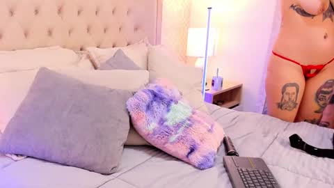 Luna  online show from 11/06/25, 08:21