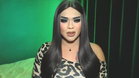 Snapshot of suckablecockoffreya chatting on 12/07/24, 08:05 JADE ELYSE online show from 12/07/24, 08:05