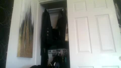 Snapshot of suckitu812 chatting on 02/27/25, 11:59 SUCKITU812 online show from 02/27/25, 11:59