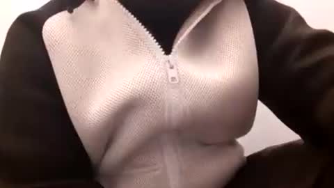 Cuteipie online show from 01/01/25, 09:49