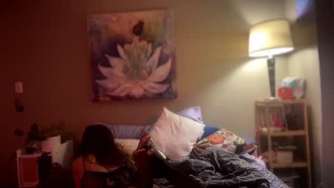 Snapshot of suckmythong410104 chatting on 12/11/24, 05:10 SaraSabeen online show from 12/11/24, 05:10