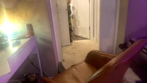 Snapshot of suckmythong410104 chatting on 12/18/24, 01:12 SaraSabeen online show from 12/18/24, 01:12