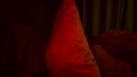 Snapshot of suckmythong410104 chatting on 03/07/25, 11:18 SaraSabeen online show from 03/07/25, 11:18