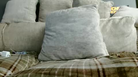 Snapshot of suckmywhitecock25 chatting on 02/15/26, 06:15 suckmywhitecock25 online show from 02/15/26, 06:15