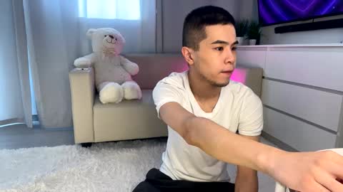 Emmy online show from 03/03/25, 09:22