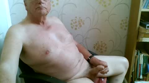 Snapshot of suffolkboy4 chatting on 05/11/26, 02:45 suffolkboy4 online show from 05/11/26, 02:45