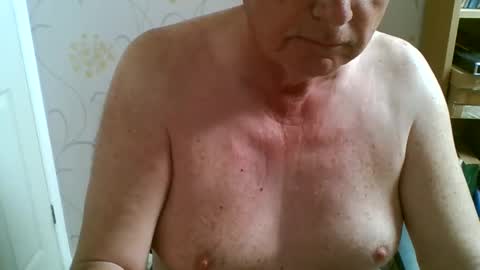 Snapshot of suffolkboy4 chatting on 05/12/26, 07:38 suffolkboy4 online show from 05/12/26, 07:38