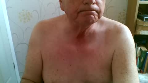 Snapshot of suffolkboy4 chatting on 05/13/26, 02:58 suffolkboy4 online show from 05/13/26, 02:58
