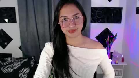 Snapshot of sugar_chloe17 chatting on 10/17/25, 09:28 sugar_chloe17 online show from 10/17/25, 09:28