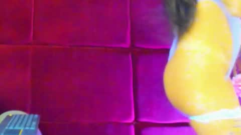 Snapshot of sugar_maple chatting on 10/25/25, 06:35 Sugar online show from 10/25/25, 06:35