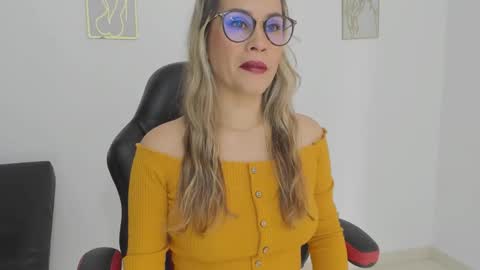 sugar_milff online show from 11/06/25, 02:18