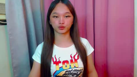 Snapshot of sugar_munch chatting on 02/27/25, 02:32 Cheska online show from 02/27/25, 02:32