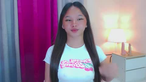 Snapshot of sugar_munch chatting on 03/11/25, 08:42 Cheska online show from 03/11/25, 08:42