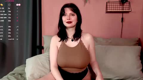 Snapshot of sugar_tomato chatting on 04/23/26, 01:02 Maria online show from 04/23/26, 01:02