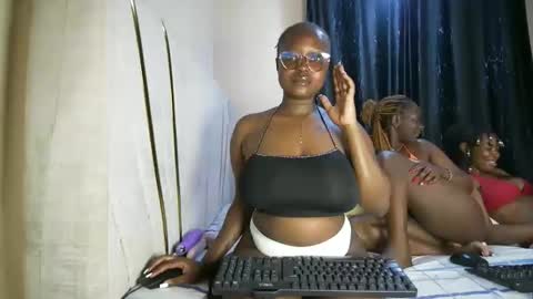Snapshot of sugara_spicexo chatting on 04/10/26, 01:11 Ss online show from 04/10/26, 01:11