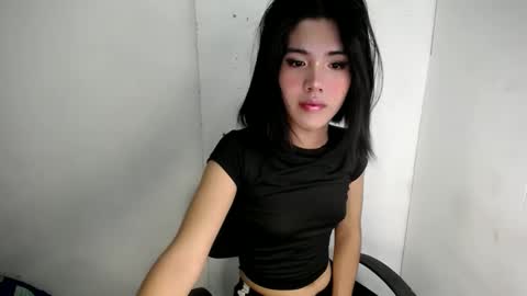 Snapshot of sugarbabydolly chatting on 12/14/24, 12:44 Jo Haira online show from 12/14/24, 12:44
