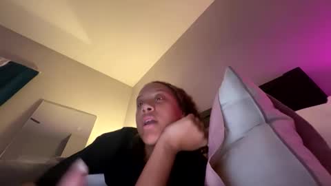 Snapshot of sugarbossbaby02 chatting on 11/28/25, 04:15 sugarbossbaby02 online show from 11/28/25, 04:15