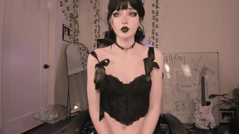 Snapshot of sugarmiette chatting on 04/18/26, 02:37 Ella online show from 04/18/26, 02:37