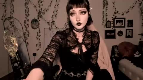 Snapshot of sugarmiette chatting on 07/19/26, 02:59 Ella online show from 07/19/26, 02:59