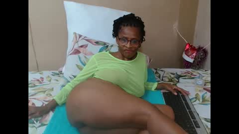 Snapshot of sugarpoppy24xxx chatting on 05/28/26, 03:31 sugarpoppy24xxx online show from 05/28/26, 03:31
