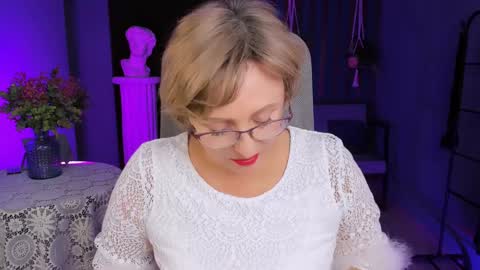 Vivien online show from 01/09/25, 04:06