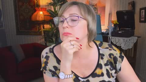 Vivien online show from 02/05/25, 12:06