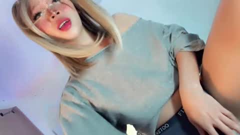 Snapshot of sugarxbaby_ chatting on 03/04/26, 12:22 LoveSugar online show from 03/04/26, 12:22