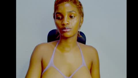 Snapshot of sugax_cuntwetxx chatting on 09/17/25, 06:53 Ivy online show from 09/17/25, 06:53