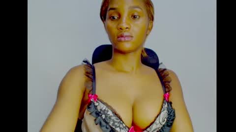 Snapshot of sugax_cuntwetxx chatting on 09/20/25, 12:33 Ivy online show from 09/20/25, 12:33
