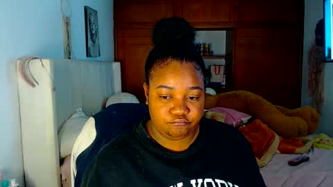 Snapshot of suggarbaby1 chatting on 04/07/26, 07:42 Cami Back in 2 hours online show from 04/07/26, 07:42