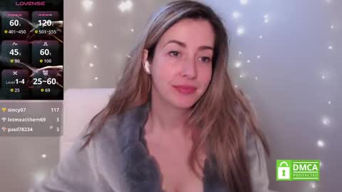 Snapshot of suggestivebehavior chatting on 10/23/25, 01:54 Mia online show from 10/23/25, 01:54