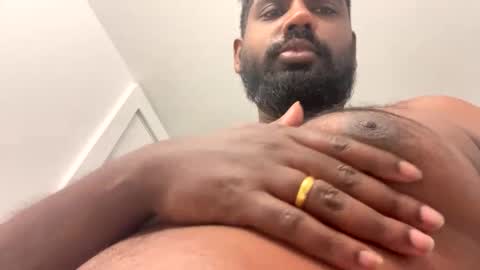 Snapshot of suggnight chatting on 11/24/25, 02:28 Let me be your knight that saves you online show from 11/24/25, 02:28