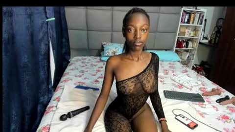 suhaila_suu online show from 01/06/25, 12:16
