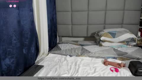 suhaila_suu online show from 10/19/25, 11:49