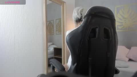 Snapshot of sukki_rosette chatting on 11/28/25, 11:57 sukki_rosette online show from 11/28/25, 11:57