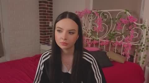 Snapshot of sulemarine chatting on 03/18/26, 06:33 Lina 3 online show from 03/18/26, 06:33