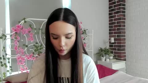 Snapshot of sulemarine chatting on 03/22/26, 10:29 Lina 3 online show from 03/22/26, 10:29