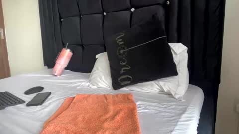 Snapshot of sultryaura chatting on 01/12/26, 07:24 maskedtemptress online show from 01/12/26, 07:24