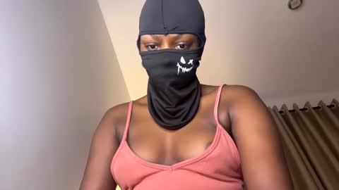 Snapshot of sultryaura chatting on 03/30/26, 08:26 maskedtemptress online show from 03/30/26, 08:26