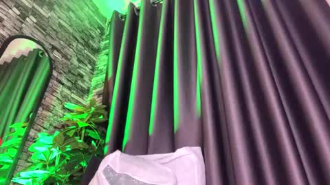 Snapshot of sultryaura chatting on 07/01/26, 12:12 maskedtemptress online show from 07/01/26, 12:12