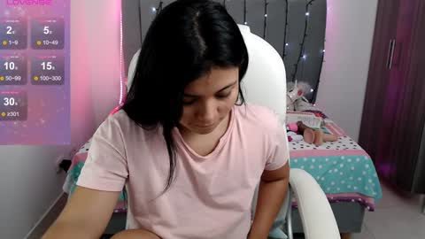 Snapshot of sumermoore chatting on 02/06/25, 12:43 llll online show from 02/06/25, 12:43