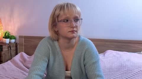 Karen online show from 12/01/25, 09:25