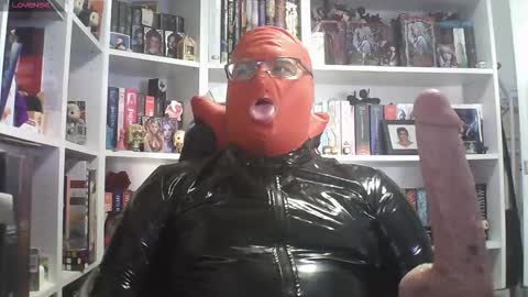 Sumisolatex online show from 12/17/25, 09:15