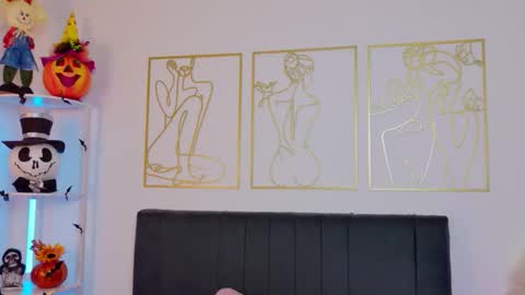 OnlyFans summer holiday online show from 10/19/25, 10:16