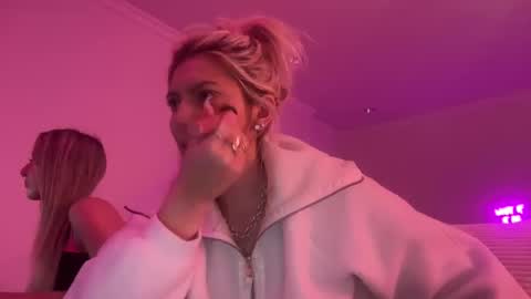 summerclarke2 online show from 09/26/25, 05:28