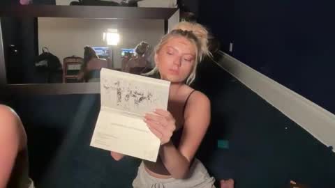 summerclarke2 online show from 10/10/25, 08:19