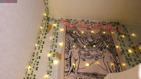 Snapshot of summerhazee chatting on 12/03/24, 07:22 summerhazee online show from 12/03/24, 07:22