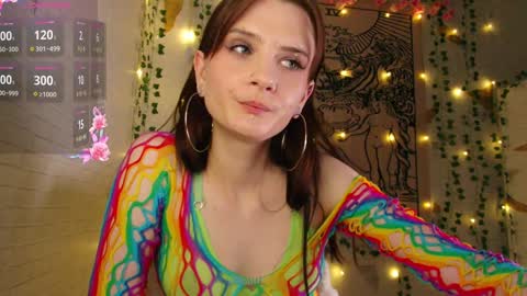 Snapshot of summerhazee chatting on 12/10/24, 12:17 summerhazee online show from 12/10/24, 12:17